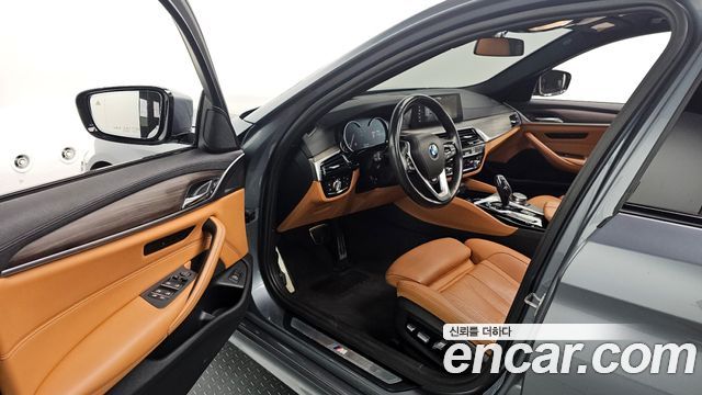 BMW 5 Series (G30) 520d xDrive M Sport Package Plus 2017 — фото 10