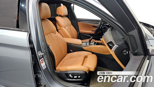 BMW 5 Series (G30) 520d xDrive M Sport Package Plus 2017 — фото 11