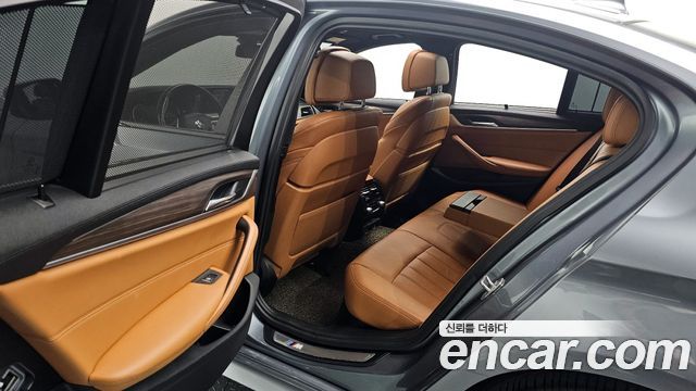 BMW 5 Series (G30) 520d xDrive M Sport Package Plus 2017 — фото 12