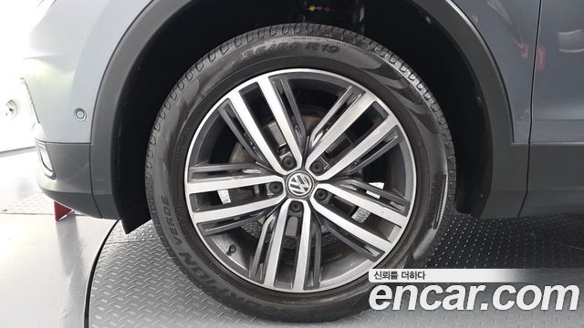 Volkswagen Tiguan Allspace 2.0 TDI Prestige 2020 — фото 5
