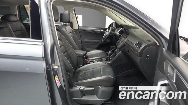 Volkswagen Tiguan Allspace 2.0 TDI Prestige 2020 — фото 11