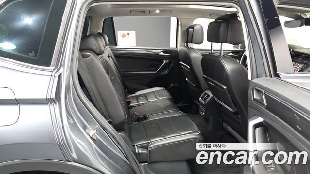 Volkswagen Tiguan Allspace 2.0 TDI Prestige 2020 — фото 12