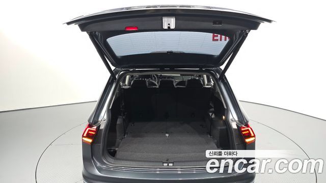 Volkswagen Tiguan Allspace 2.0 TDI Prestige 2020 — фото 20
