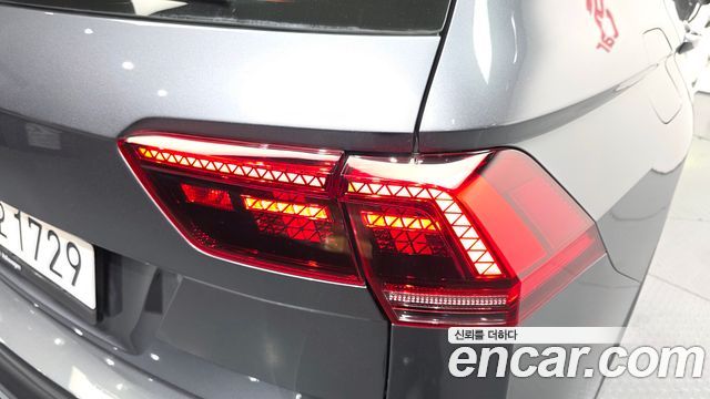 Volkswagen Tiguan Allspace 2.0 TDI Prestige 2020 — фото 23
