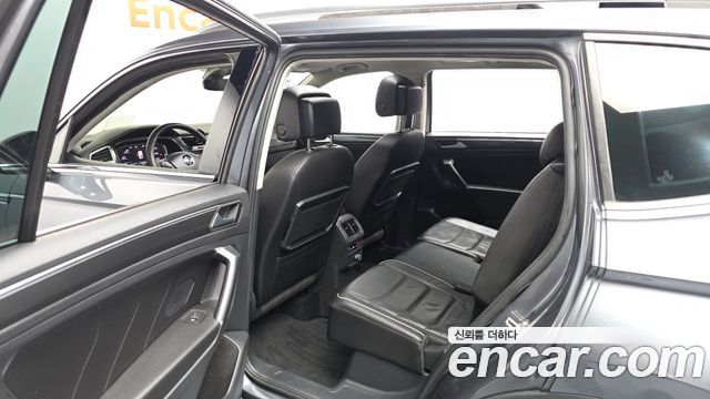 Volkswagen Tiguan Allspace 2.0 TDI Prestige 2020 — фото 26