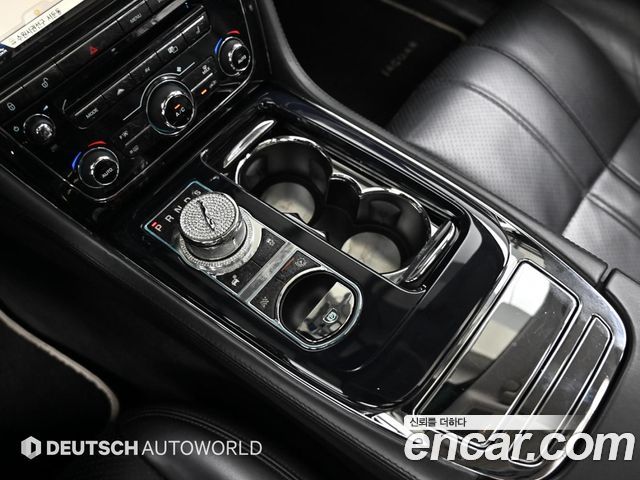 Jaguar XJ 3.0 SC Premium Luxury LWB X351 2013 — фото 9