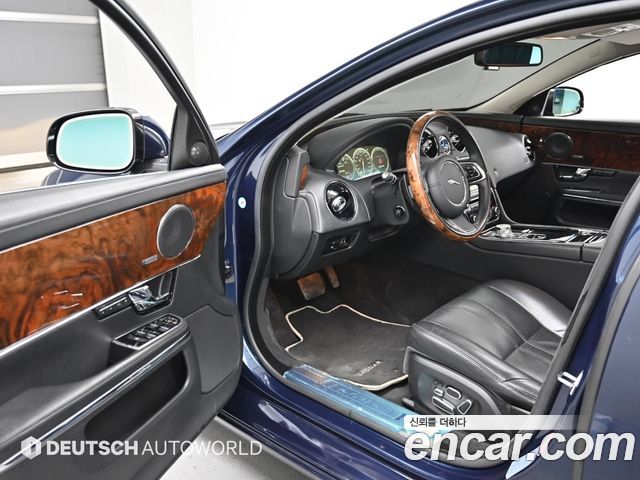 Jaguar XJ 3.0 SC Premium Luxury LWB X351 2013 — фото 15
