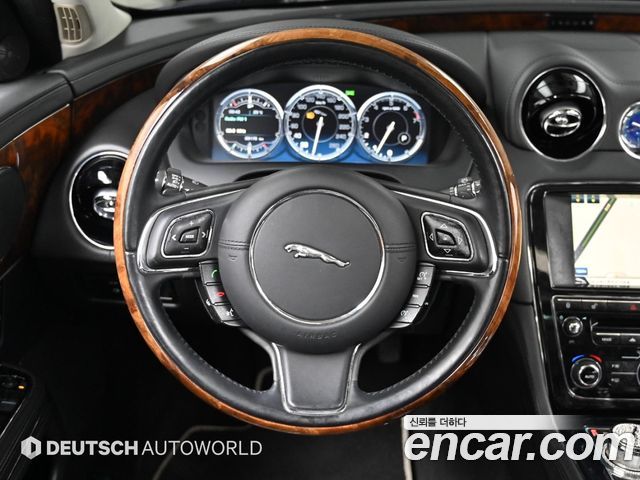 Jaguar XJ 3.0 SC Premium Luxury LWB X351 2013 — фото 17