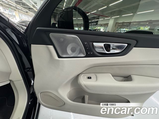 Volvo XC60 (II) B5 Ultra Bright Air Sus 2026 — фото 18