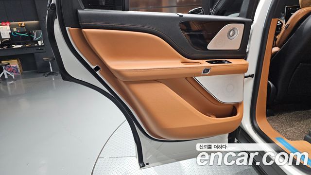 Lincoln Aviator (II) 3.0 Black Label AWD 2022 — фото 25