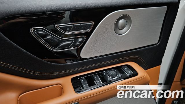 Lincoln Aviator (II) 3.0 Black Label AWD 2022 — фото 36