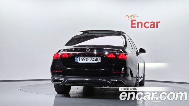 Mercedes-Benz E-Class (W214) E300 4MATIC AMG Line 2025 — фото 4