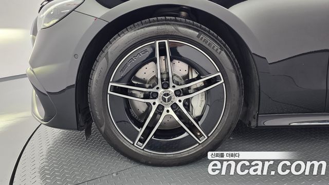 Mercedes-Benz E-Class (W214) E300 4MATIC AMG Line 2025 — фото 5