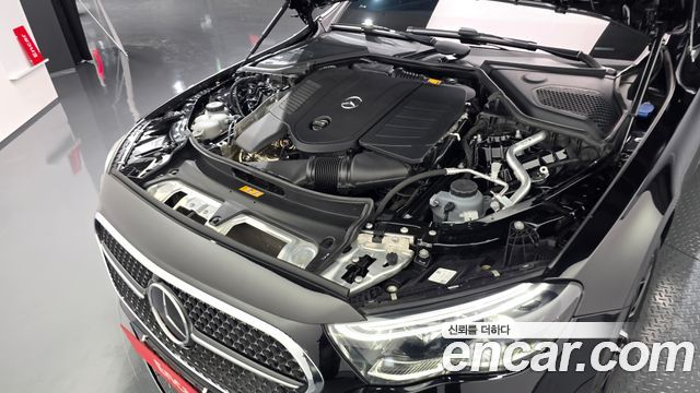 Mercedes-Benz E-Class (W214) E300 4MATIC AMG Line 2025 — фото 6