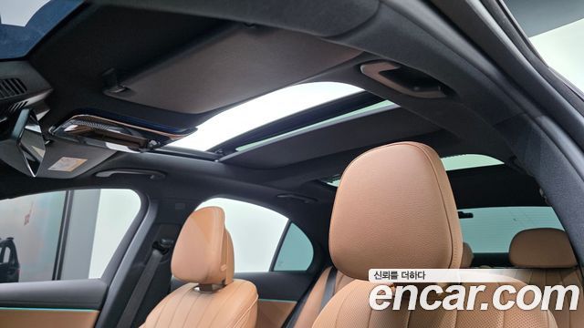 Mercedes-Benz E-Class (W214) E300 4MATIC AMG Line 2025 — фото 30