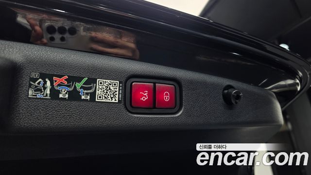 Mercedes-Benz E-Class (W214) E300 4MATIC AMG Line 2025 — фото 31