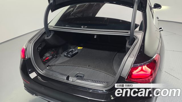 Mercedes-Benz E-Class (W214) E300 4MATIC AMG Line 2025 — фото 32