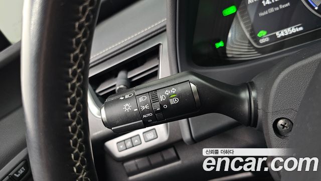 Lexus UX250h 2.0 AWD 2019 — фото 23