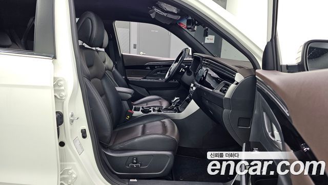 KG Mobility (SsangYong) Beautiful Korando Gasoline 1.5 4WD C7 2023 — фото 12