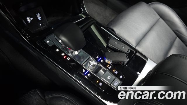 Kia K7 Premier Hybrid Noblesse 2021 — фото 9