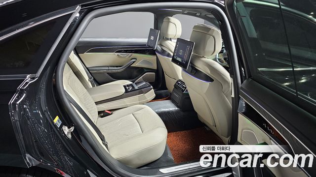 Audi A8 (D5) 55 TFSI Quattro Premium LWB 2022 — фото 16