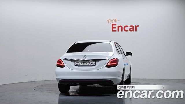 Mercedes-Benz C-Class (W205) C200 2020 — фото 4