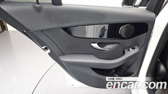 Mercedes-Benz C-Class (W205) C200 2020 — фото 25