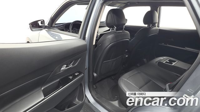 KG Mobility (SsangYong) Beautiful Korando Gasoline 1.5 2WD C5 2023 — фото 12