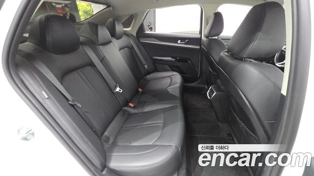 Kia K5 (III) 2.0 Noblesse 2024 — фото 16