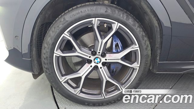 BMW X6 (G06) xDrive40i M Sport 2023 — фото 5