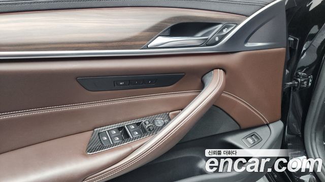 BMW 5 Series (G30) 530i Luxury Plus 2018 — фото 24
