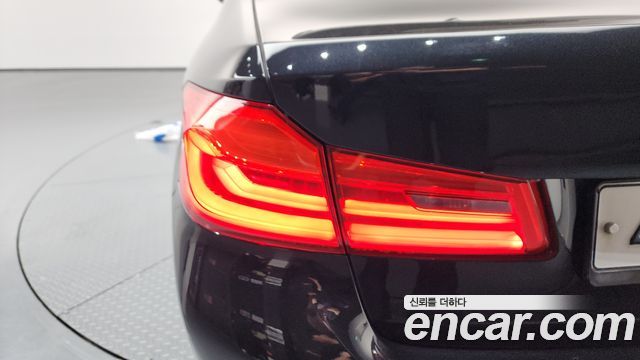 BMW 5 Series (G30) 530i Luxury Plus 2018 — фото 29