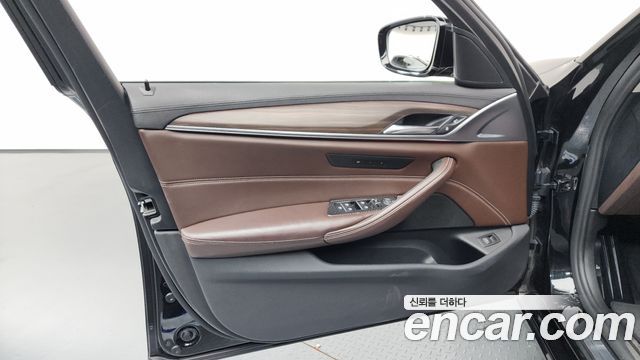 BMW 5 Series (G30) 530i Luxury Plus 2018 — фото 30