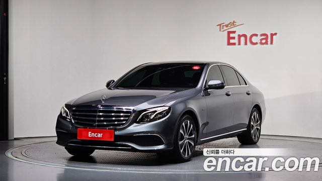 Mercedes-Benz E-Class (W213) E300e Exclusive 2019 — фото 1
