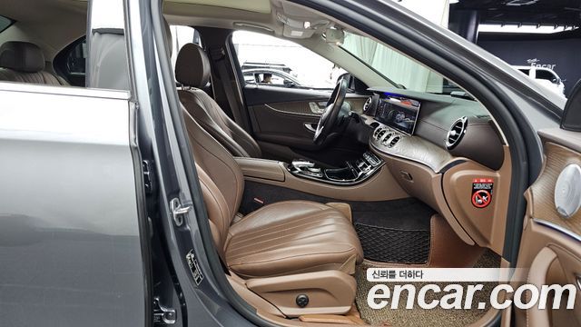 Mercedes-Benz E-Class (W213) E300e Exclusive 2019 — фото 11