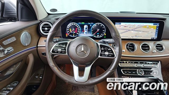 Mercedes-Benz E-Class (W213) E300e Exclusive 2019 — фото 13