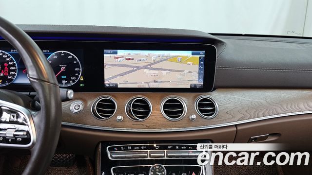 Mercedes-Benz E-Class (W213) E300e Exclusive 2019 — фото 14