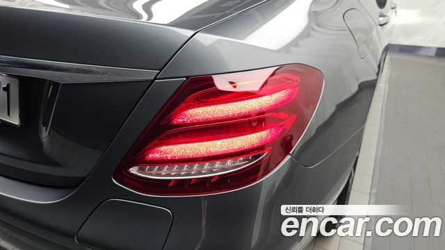 Mercedes-Benz E-Class (W213) E300e Exclusive 2019 — фото 23