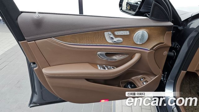 Mercedes-Benz E-Class (W213) E300e Exclusive 2019 — фото 24