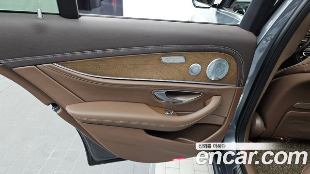 Mercedes-Benz E-Class (W213) E300e Exclusive 2019 — фото 25