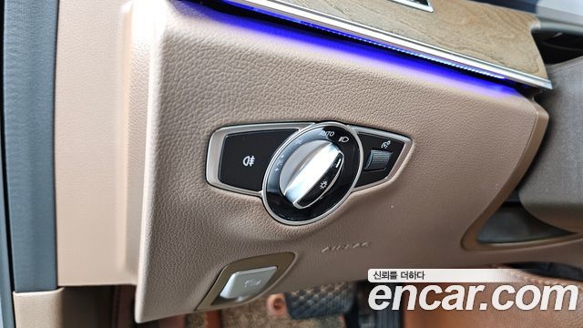 Mercedes-Benz E-Class (W213) E300e Exclusive 2019 — фото 27