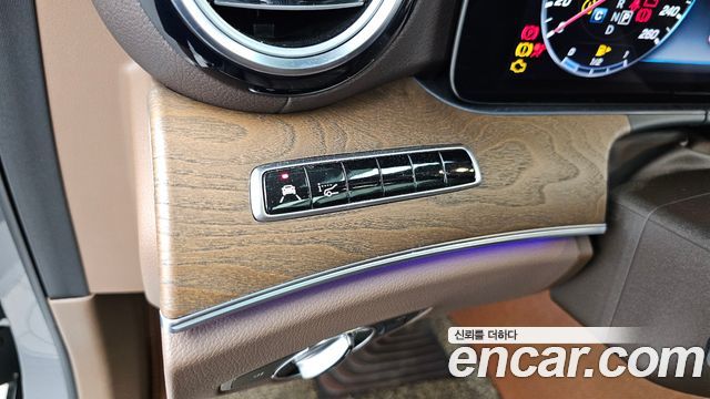 Mercedes-Benz E-Class (W213) E300e Exclusive 2019 — фото 28