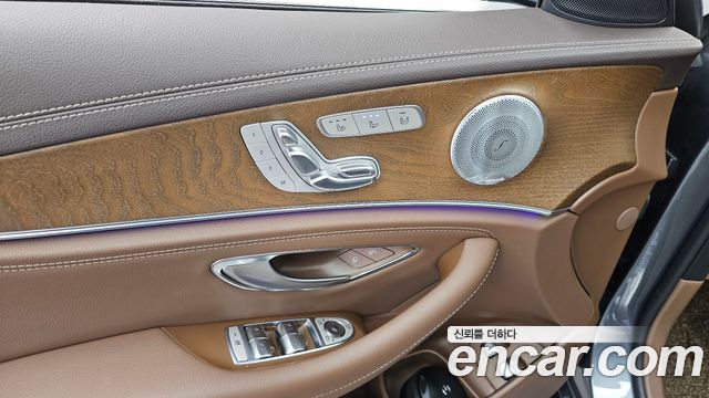 Mercedes-Benz E-Class (W213) E300e Exclusive 2019 — фото 30
