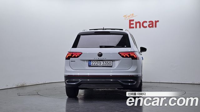Volkswagen Tiguan Allspace 2.0 TSI Prestige 2023 — фото 4