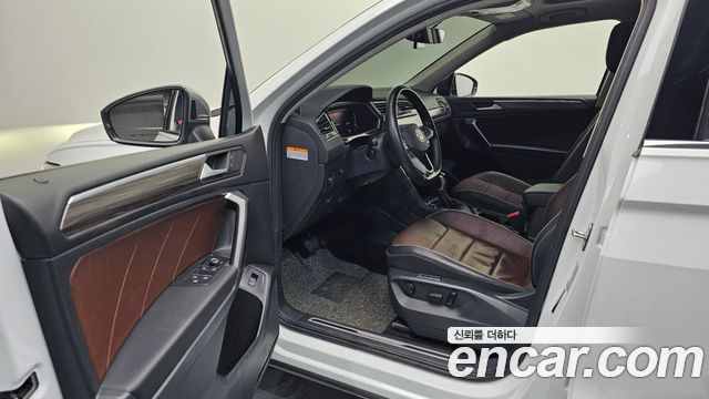 Volkswagen Tiguan Allspace 2.0 TSI Prestige 2023 — фото 10