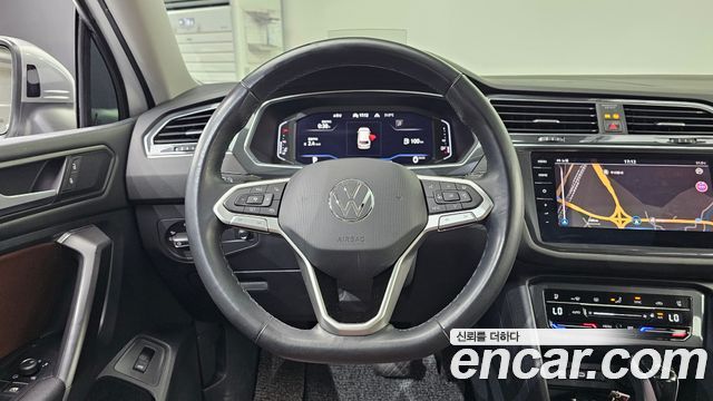Volkswagen Tiguan Allspace 2.0 TSI Prestige 2023 — фото 13