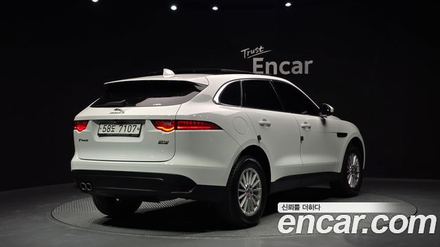 Jaguar F-PACE 20d Prestige 2018 — фото 2