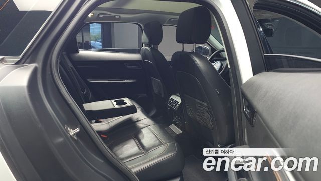 Jaguar F-PACE 20d Prestige 2018 — фото 12