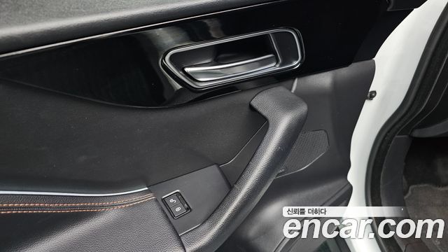 Jaguar F-PACE 20d Prestige 2018 — фото 36