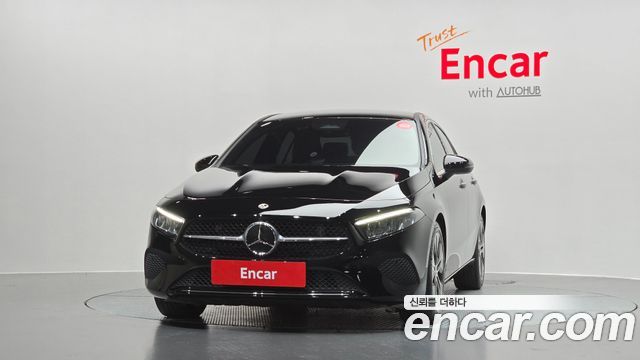 Mercedes-Benz A-Class (W177) A220 Sedan 2024 — фото 3